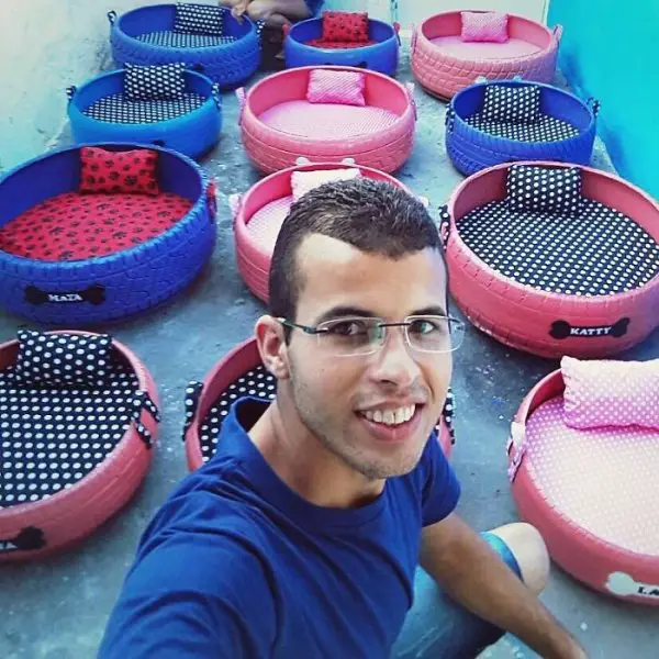 Young Brazilian is turning old tires into beds for animals and the environment is grateful 5c5a286772f87 700