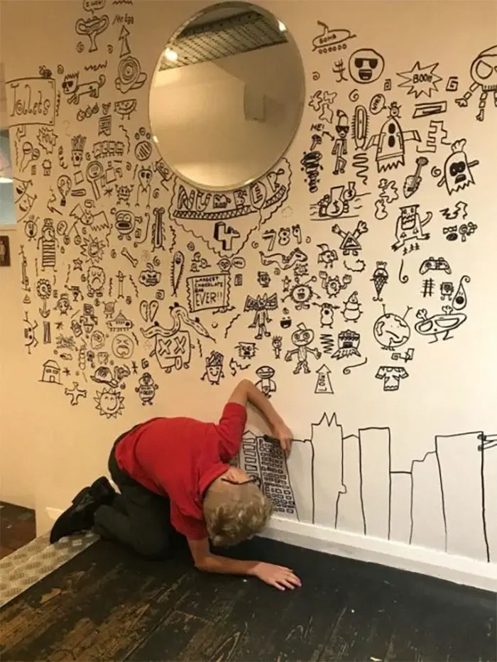 doodle boy decorates restaurant joe whale 5 5dbfd6d862fab 700