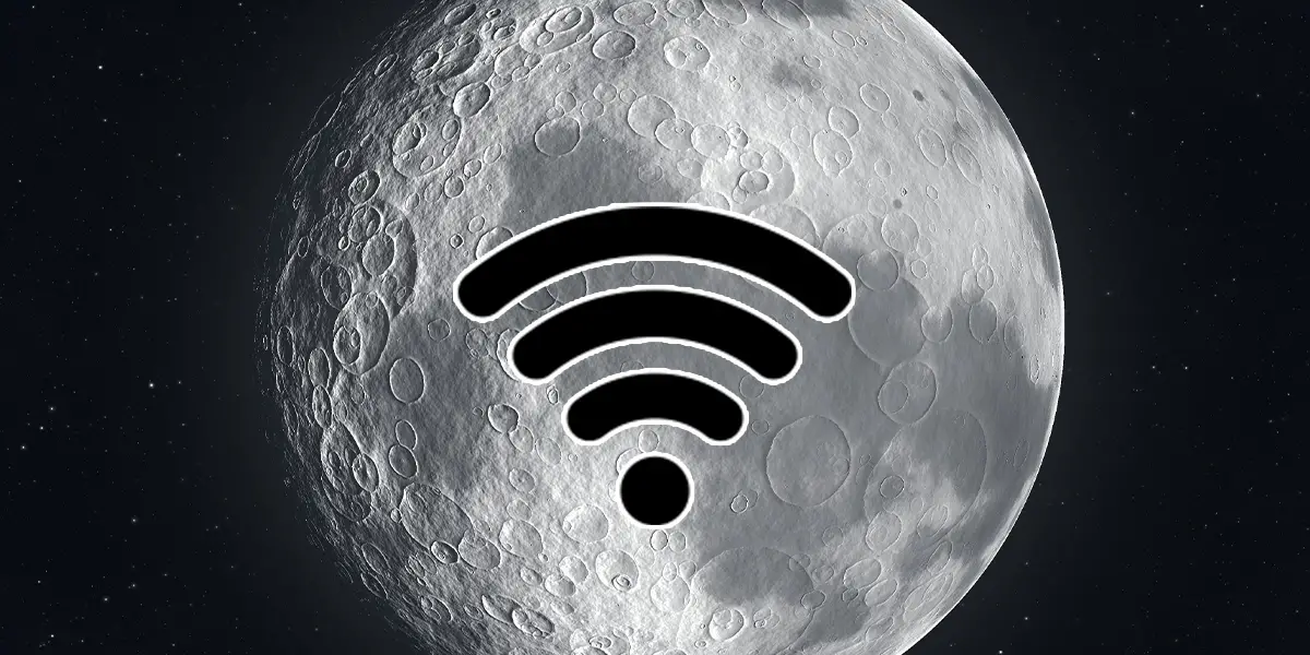 Internet moon 